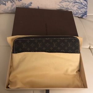 Louis Vuitton Long Zippy Wallet